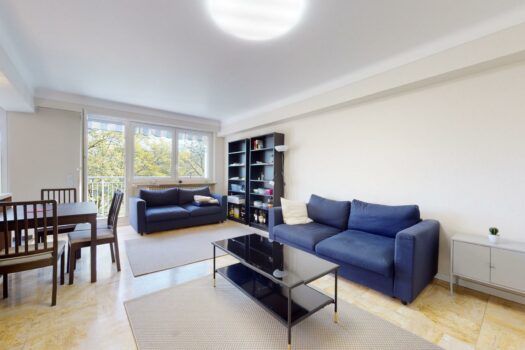 Bien exceptionnel, avec vue imprenable sur la vallée et le pont rouge, situation privilégiée au calme, entièrement remis à neuf, à 5 minutes à pied de l’hypercentre.