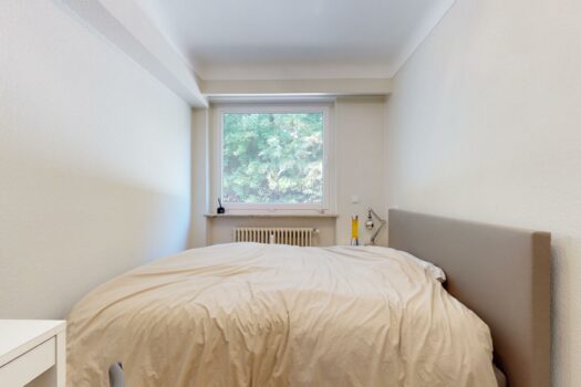 Bien exceptionnel, avec vue imprenable sur la vallée et le pont rouge, situation privilégiée au calme, entièrement remis à neuf, à 5 minutes à pied de l’hypercentre.